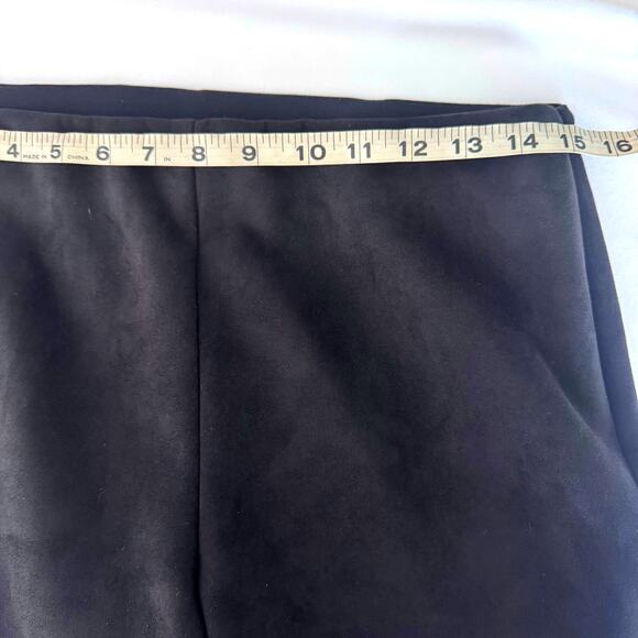 Vineyard Vines Wms Black Faux Suede Kick Flare Ankle Pants Size 10 Made in Italy - Picture 7 of 11